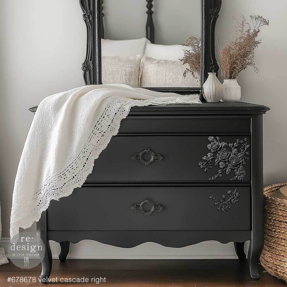 Decor Poly - Velvet Cascade Left