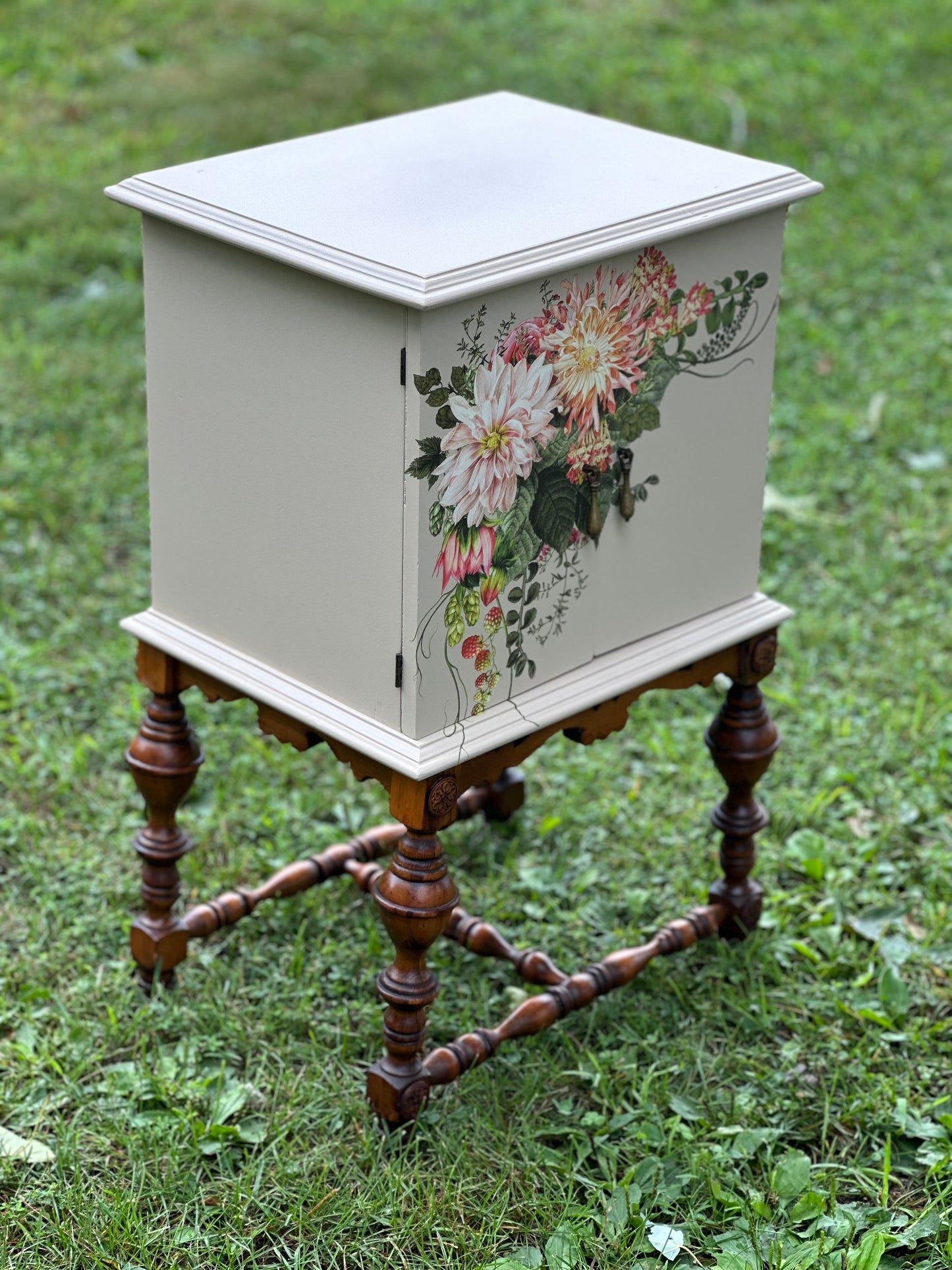 Dahlia Forever - Decor Transfer - Redesign with Prima